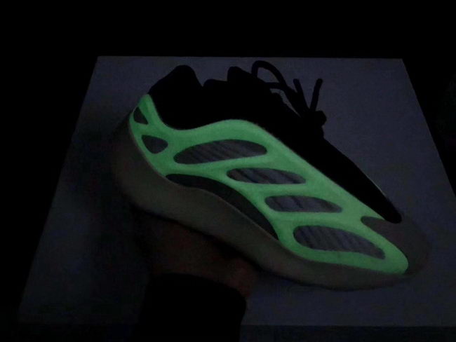 Adidas Yeezy Boost 700 V2 Unisex ID:202109a5